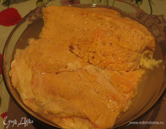 Вымя промываем, вымачиваем в воде 4–6 часов. Можно обойтись и без вымачивания. Учила готовить вымя мама, она не выдерживала в воде, только промывала.