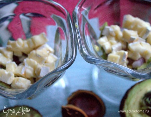 Далее — сыр бри, но не весь.