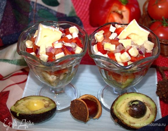 Украсить кусочком сыра.