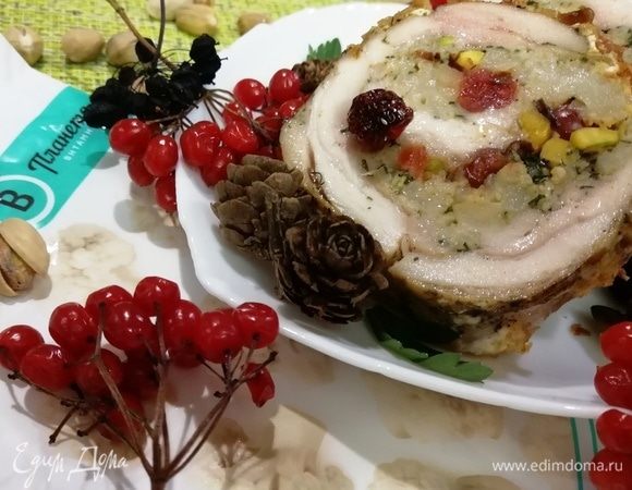 Наслаждаемся куриным рулетом «Краски осени». Вкусно как в горячем, так и в холодном виде. Приятного аппетита!