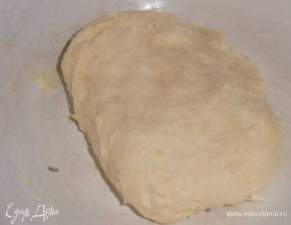 Замесить тесто.