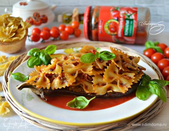 Готовое блюдо тут же подавайте к столу, украсив свежими листьями базилика. Buon appetito!