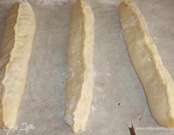 Защипнуть края у каждой полоски.