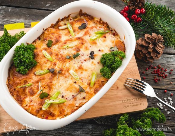 Готовьте мясо по-французски в духовке при 180°C в течение 50–60 минут.