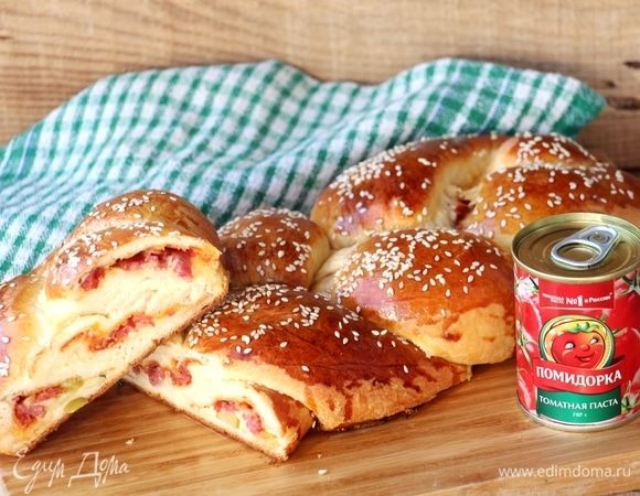 Нарезать на кусочки, подать к столу.