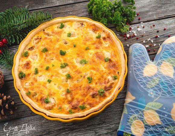 Выпекайте киш в духовке при 180°C в течение 30–40 минут. Приятного аппетита!