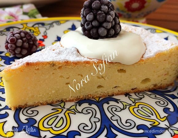 Перед подачей посыпать сахарной пудрой.