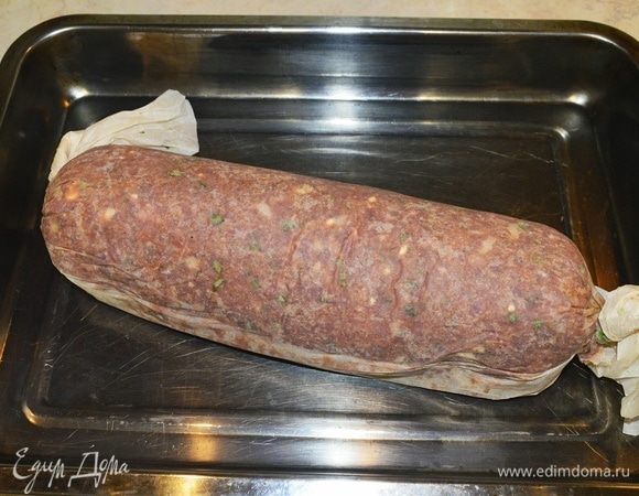 Концы бумаги закрутить, как у конфет. Отправить в духовку при 200°C на 1 час 20 минут (зависит от духовки).