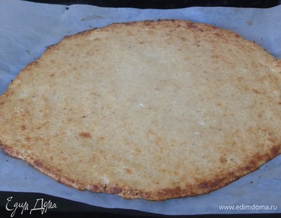 Отправляем выпекаться в разогретую до 200°C духовку на 15 минут.