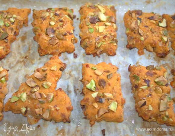 Это вторая партия, тут хватило 12 минут. Если выпекаете в духовке, ориентируйтесь по своей технике.