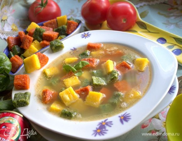 Как я говорила выше, кубики можно заморозить. Вот тогда нужно их обязательно проварить минут 5 с бульоном.