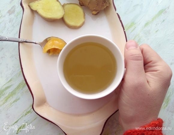 Напиток процедить, разлить по чашкам. Пить горячим.