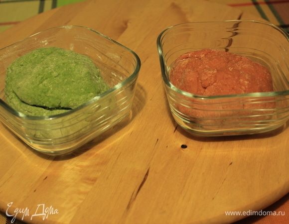 Вот такое цветное тесто получилось. Оставляем его отдохнуть на 30 минут.