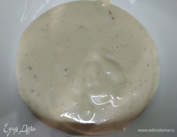 Пробуем на соль, можно поперчить по вкусу, и майонез готов. Этого количества как раз хватит на 2 порции креветочного коктейля.