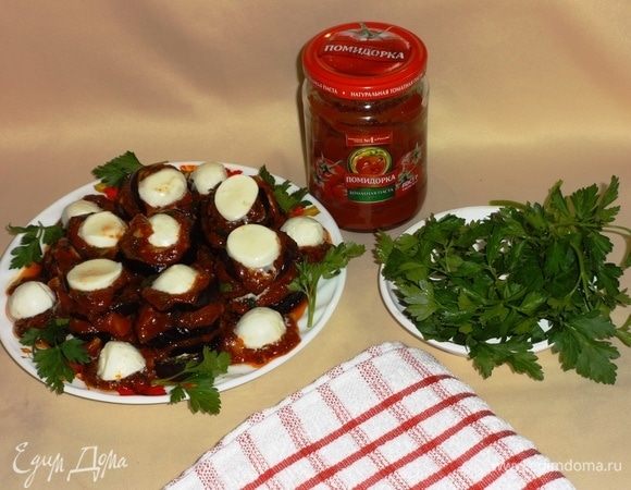 Украсить закуску листиками петрушки и подать к столу. Угощайтесь! Приятного аппетита!