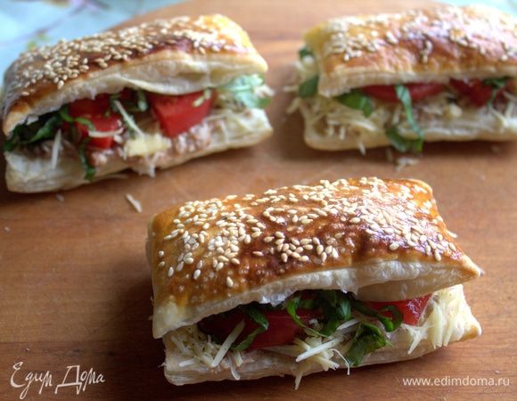 Прикрыть верхней корочкой.