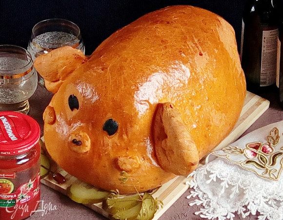 Вот такая лазанья в символе наступающего года получилась. Извиняюсь за качество фото, но в середине процесса приготовления мой фотоаппарат перестал со мной дружить и пришлось доделывать фото с использованием мобильного телефона.