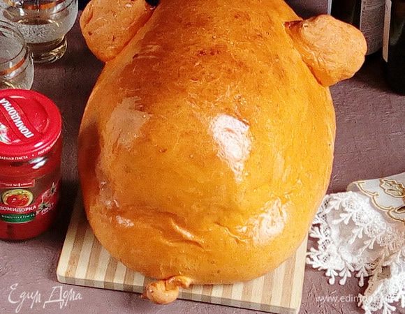 И хвостик) Перед разрезанием лучше дать «поросенку» немного остыть на противне.