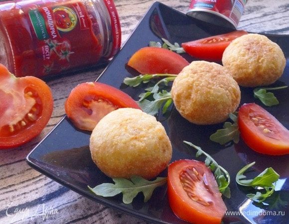 Подавать с овощами или салатом.