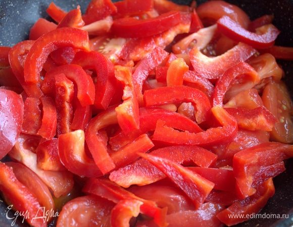 Добавить к томатам.