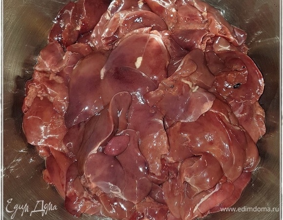 Ну вот, собственно, это и есть утиная печень. Уже хорошо промытая, естественно, и даже подсушенная.