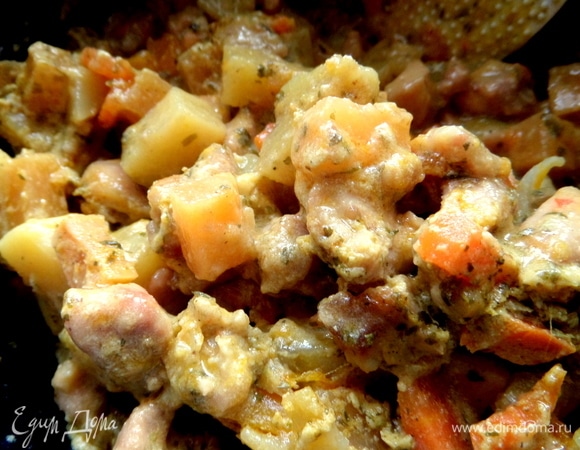 Кто хочет побольше соуса — влить больше воды.