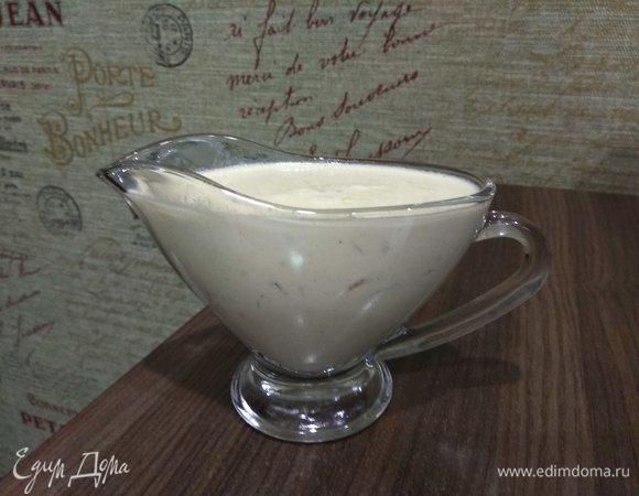 Солим и перчим соус по вкусу. Соус готов!