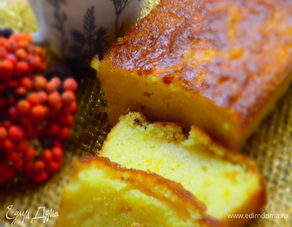 Вытащить кекс из духовки, немного остудить. Нарезать и можно подавать к чаю! Приятного аппетита!