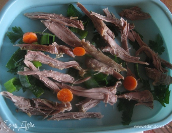 Украшаем по желанию! Только ни в коем случае не украшаем вареными овощами — хрустеть не будут, и цвет выйдет не очень.