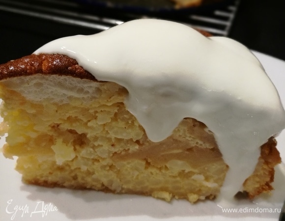 Запеканка получилась высокая, воздушная и сочная.