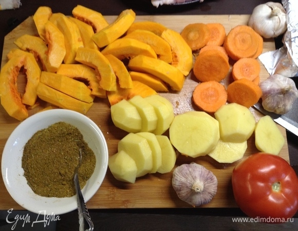 Собственно, тут все составляющие видны. Безусловно, можно брать, что угодно, — айва вот, например, будет в самый раз. Главный тут момент — все укладывать вертикально и плотненько.