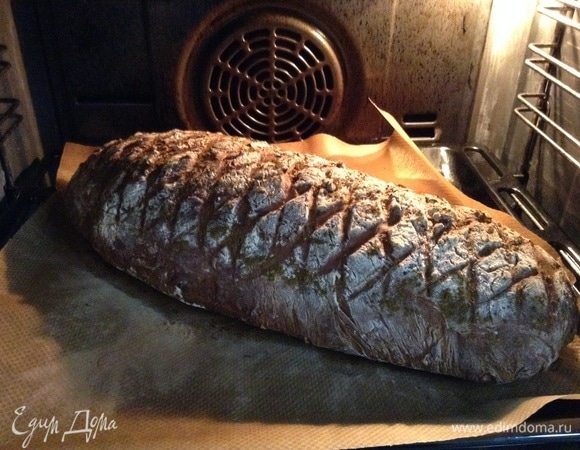 Вот так вот хлеб выглядит через 40 минут. Как духовку открыли, идут чудесные ароматы.