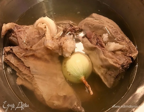 Нужно сварить мясо.