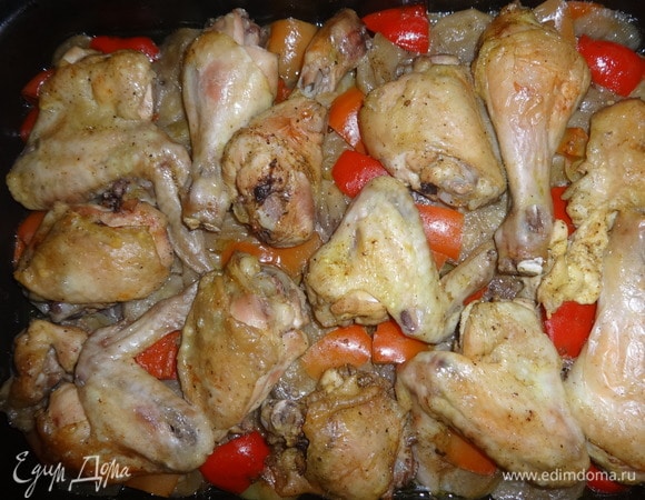 Форму с готовым блюдом вынуть из духовки.