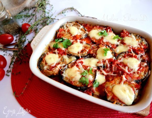 Украсить листиками петрушки или базилика. После остывания можно убрать в холодильник до утра. Мне такой вариант нравится больше, чем теплый.