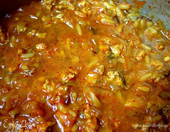 Накрыть крышкой и томить суп до готовности. Ориентируемся по рису. Я не стояла, не перемешивала, а оставила томиться достаточно долго и медленно.