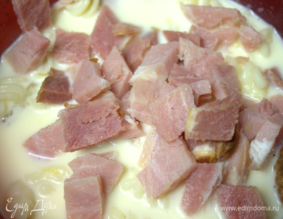 Всыпать в макаронный состав.