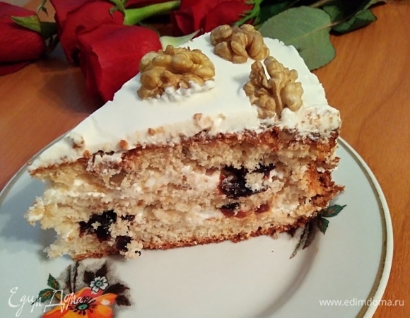 Нежный торт для семейного торжества. Без фото разреза не могла вас оставить.