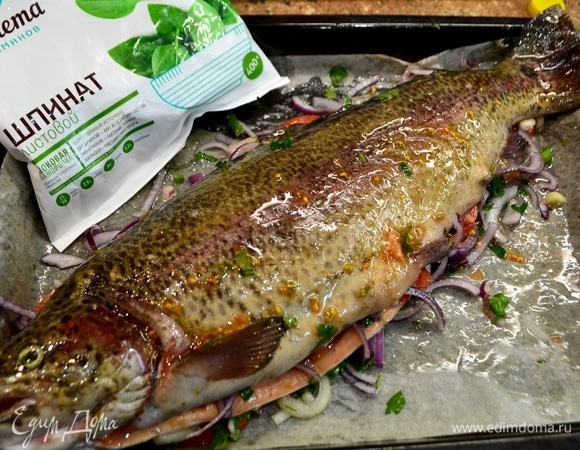 Ставим рыбу в духовку при 200°C запекатьсядо готовности.