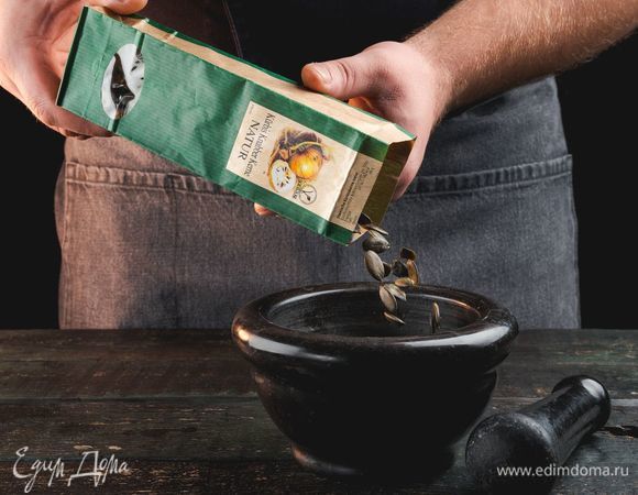 Штирийские тыквенные семечки G.FLEISCHACKER измельчите в ступке.