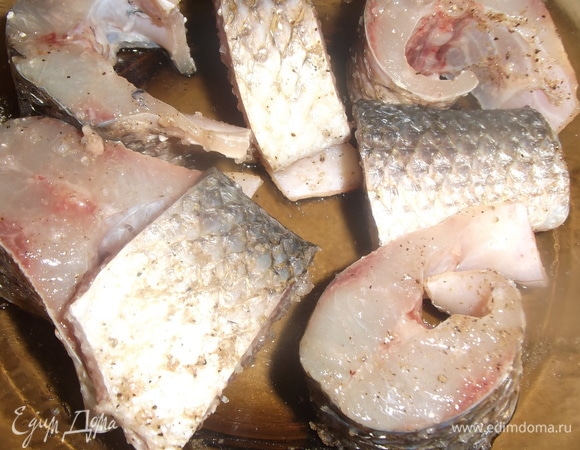 Нарезать порционными кусочками.