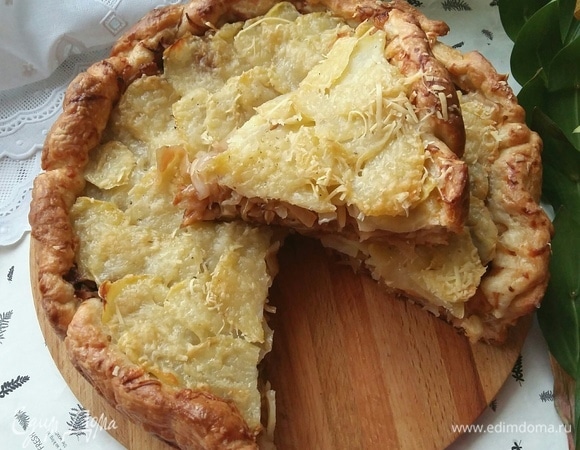 Не знаю, как вы, а я пироги с капустой люблю пить со сладким чаем. Приятного аппетита, и пусть вам будет тепло!