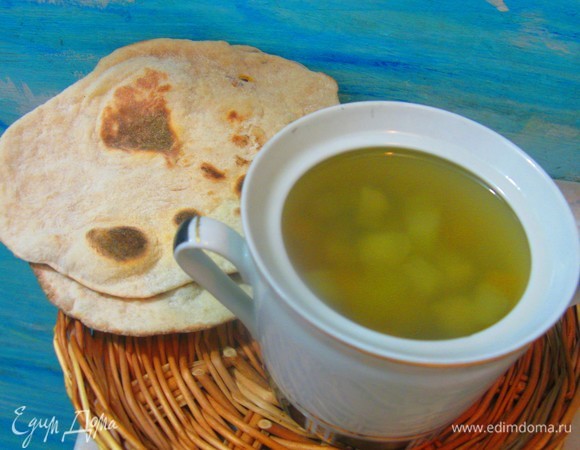 Подавать с лепешками. Вкусно невероятно и в горячем, и в холодном виде! Домашнего всем уюта.