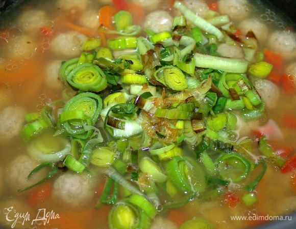 Позже добавить лук со сковороды.