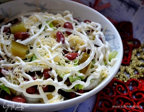 Салат очень удачный, гармоничный и свежий. Надеюсь, он станет украшением вашего праздника!