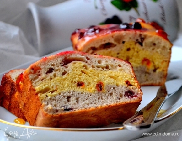 Посмотрите, каков наш пирог в разрезе — пышный, красивый!