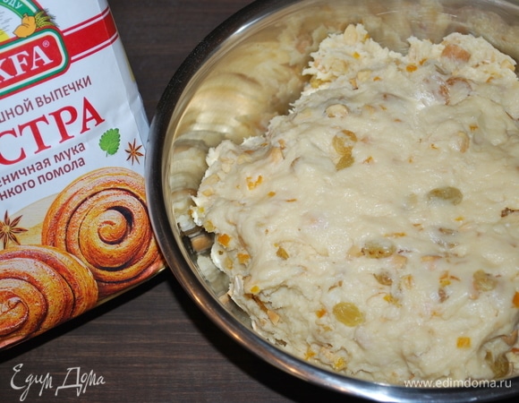 Тесто получается очень мягким и нежным.