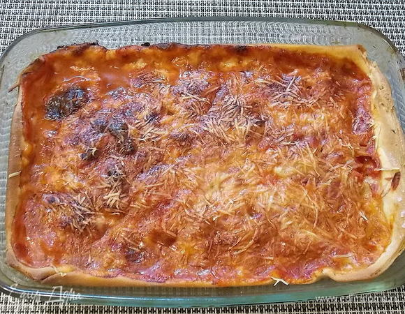 Выпекайте в горячей духовке при 220°C в течение 25–30 минут.