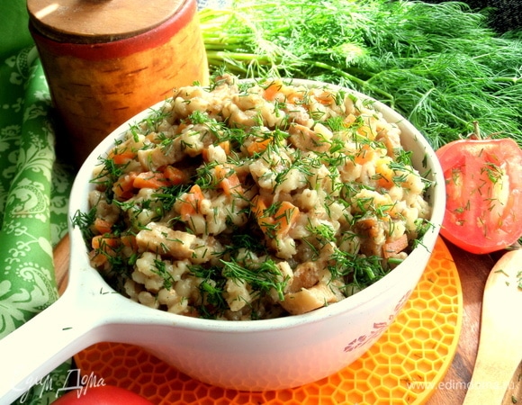 Верх посыпать свежей зеленью.