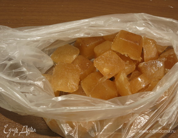 Кладем кубики в пакет, затем — в морозильник. Используем по мере необходимости.